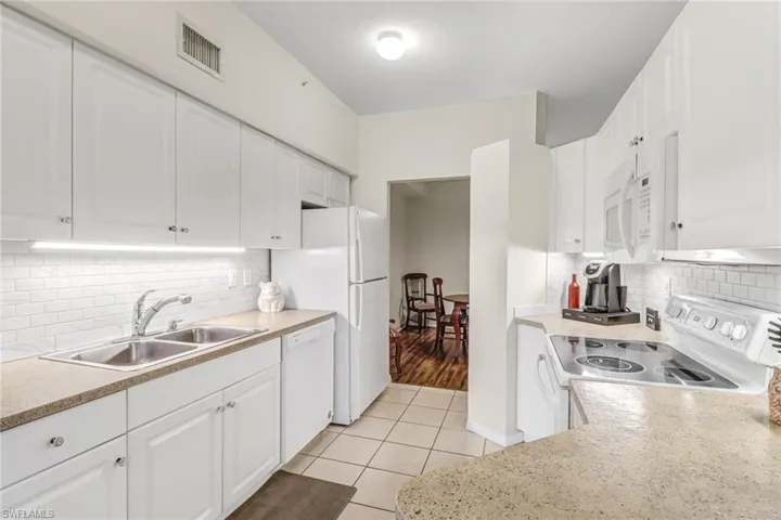 605 Lalique Cir # 802, Naples Fl 34119