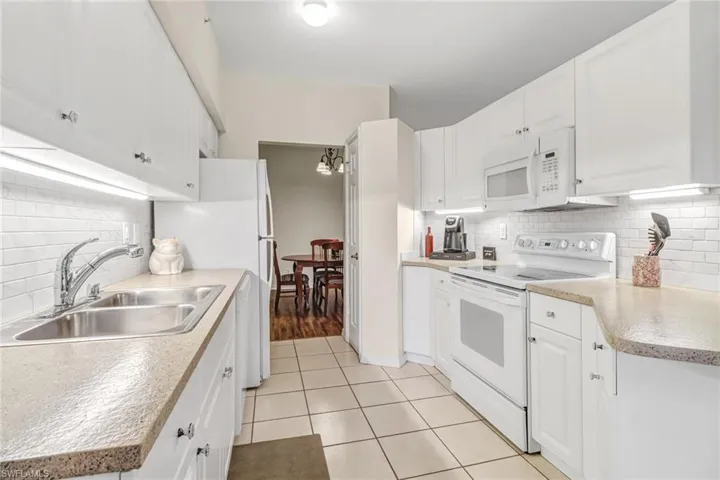 605 Lalique Cir # 802, Naples Fl 34119