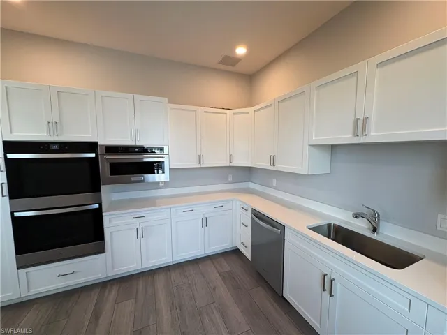 891  10th S ST, Naples, FL 34102