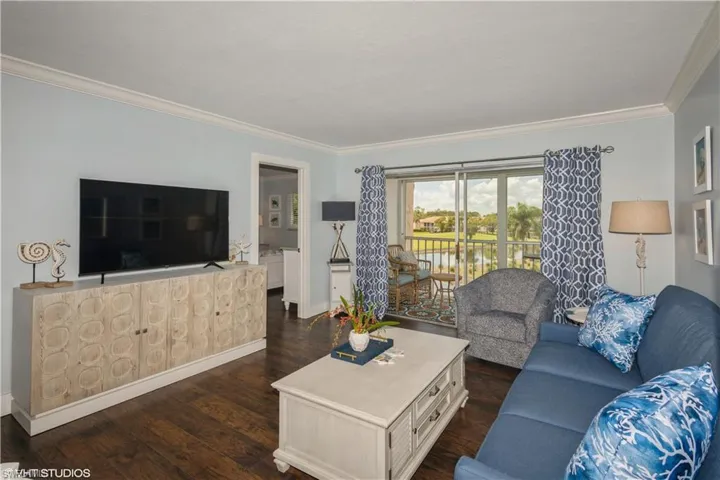 190 Turtle Lake Ct 311, Naples, Florida 34105