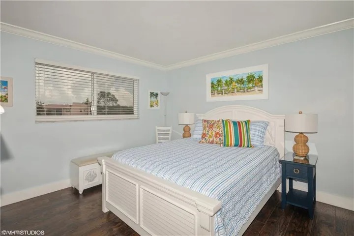 190 Turtle Lake Ct 311, Naples, Florida 34105
