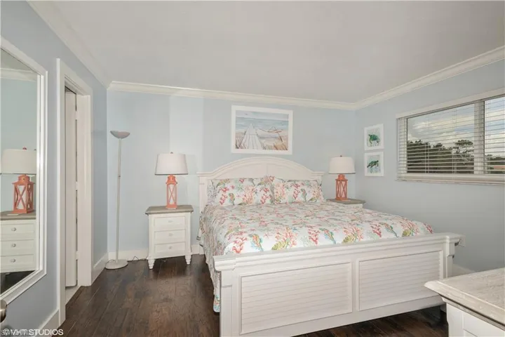 190 Turtle Lake Ct 311, Naples, Florida 34105