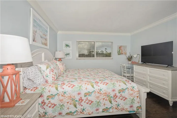 190 Turtle Lake Ct 311, Naples, Florida 34105