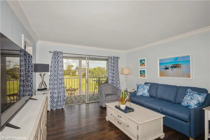 190 Turtle Lake Ct 311, Naples, Florida 34105