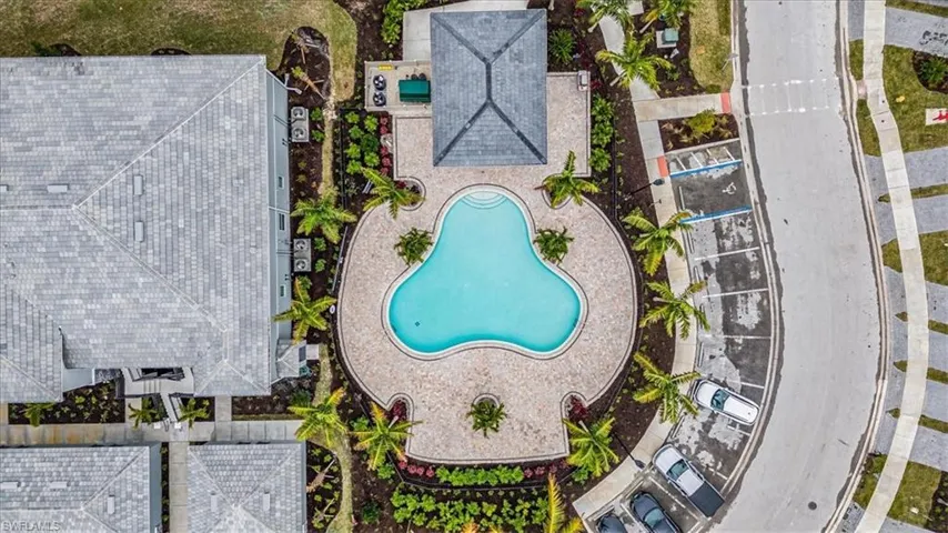 Birds eye view of property