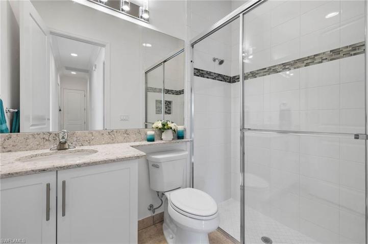 Banjo countertop and deco tile band here!