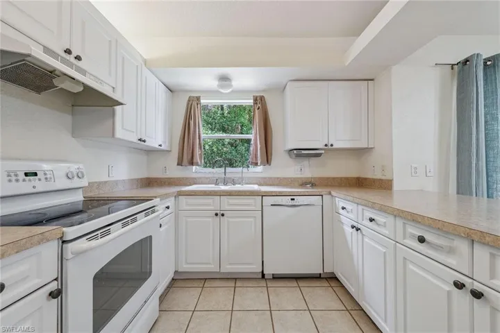 3210  2nd SE AVE, Naples, FL 34117