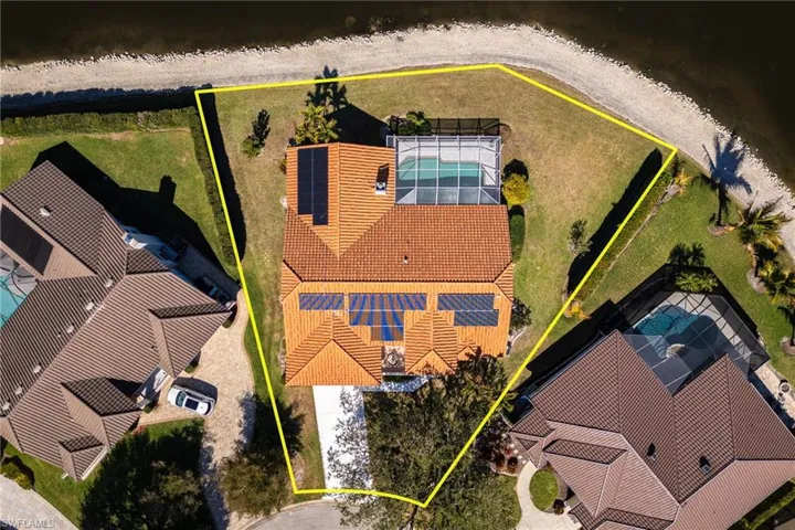 View of subject property featuring property parcel outlined