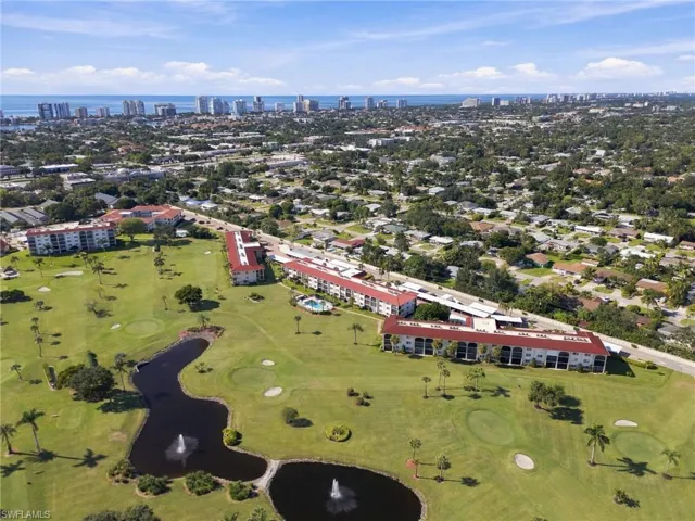 13 High Point Cir N 206, Naples, Florida 34103