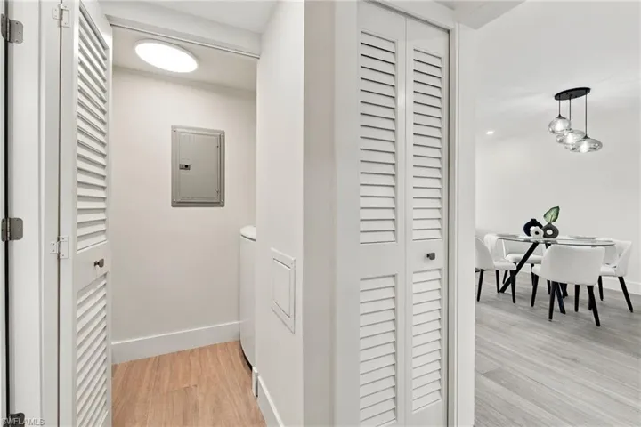 13 High Point Cir N 206, Naples, Florida 34103