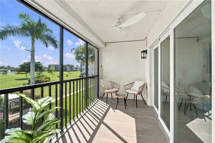 13 High Point Cir N 206, Naples, Florida 34103
