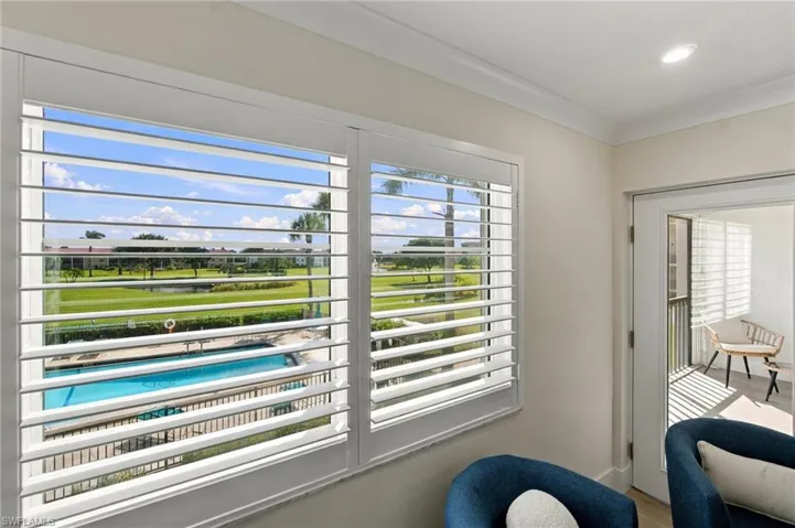 13 High Point Cir N 206, Naples, Florida 34103