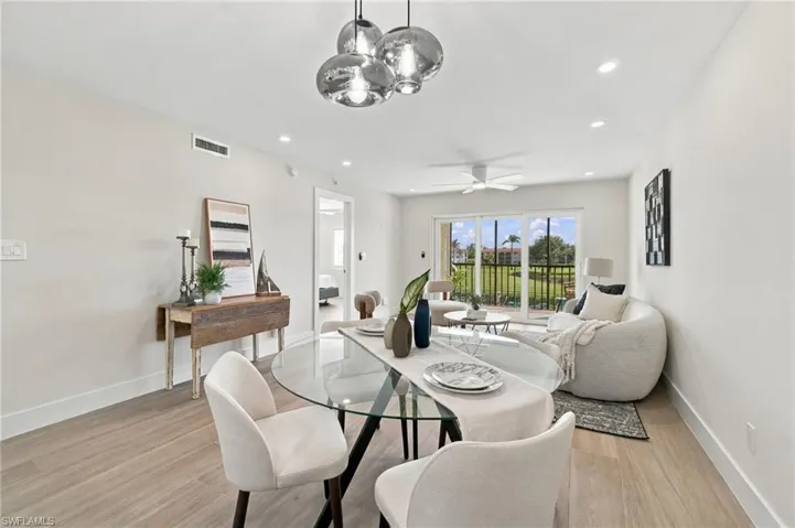 13 High Point Cir N 206, Naples, Florida 34103