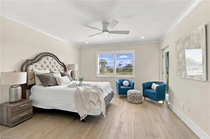 13 High Point Cir N 206, Naples, Florida 34103