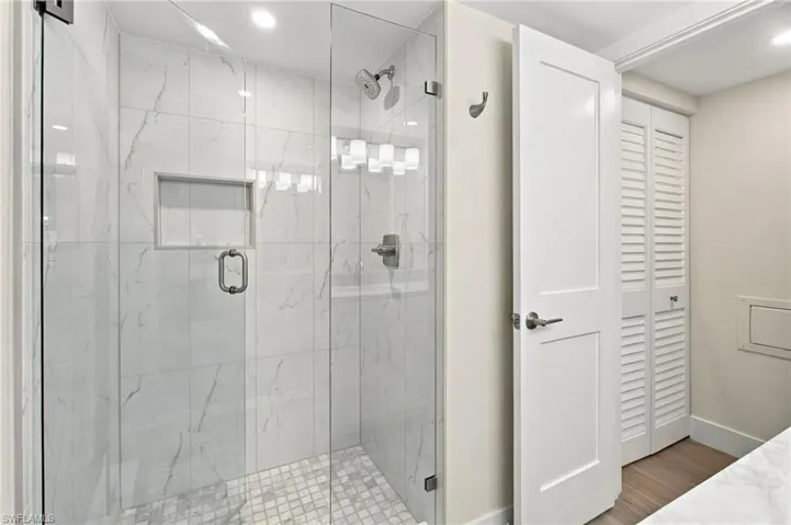 13 High Point Cir N 206, Naples, Florida 34103