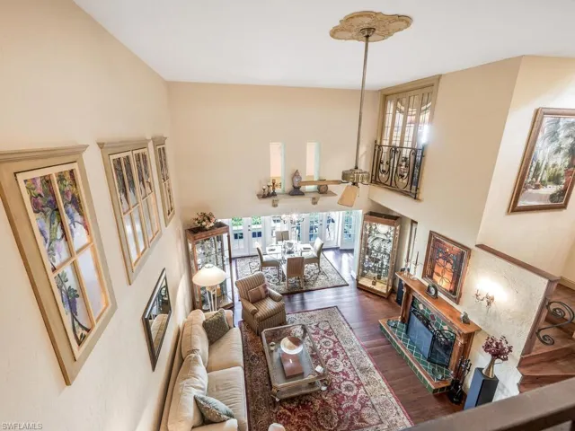 Soaring ceilings!