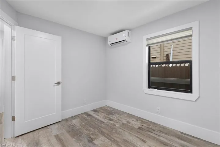 3240 Collee Ct - Bedroom