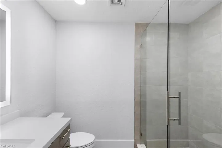 3240 Collee Ct - Primary Bath