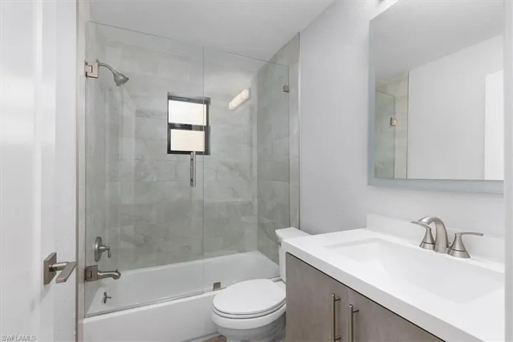 3240 Collee Ct - Guest Bath