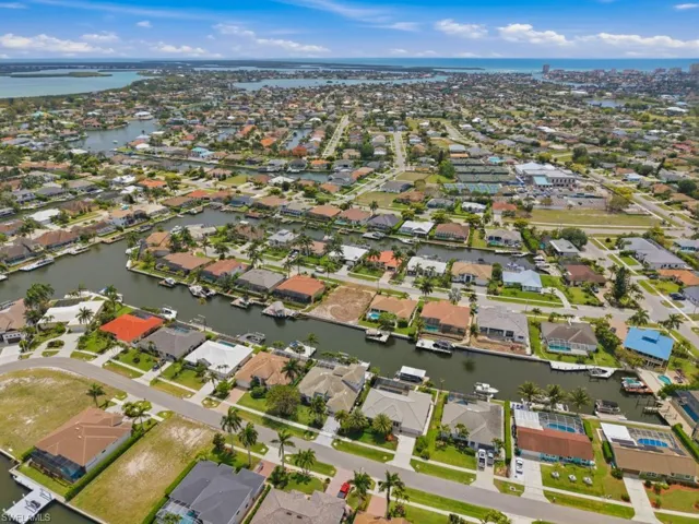 1533 Buccaneer Ct, Marco Island, Florida 34145