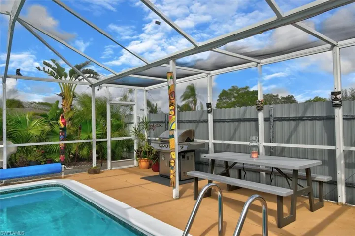 139 W Lake Dr, Lehigh Acres Fl 33936