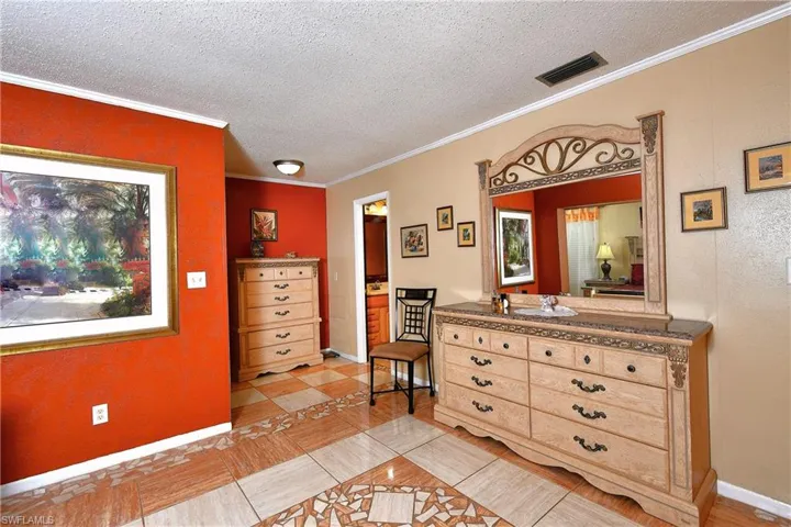 139 W Lake Dr, Lehigh Acres Fl 33936