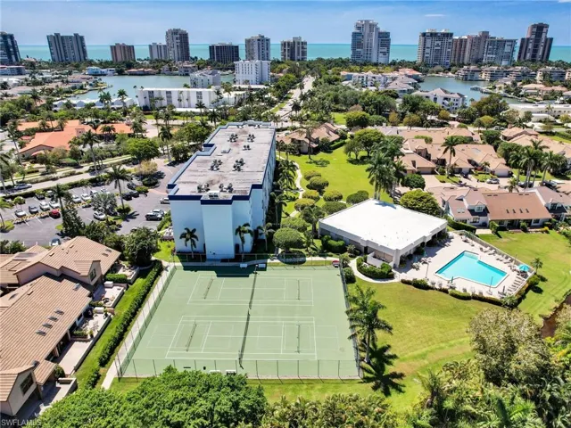555  Park Shore  DR, Naples, FL 34103