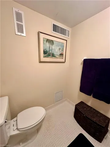 555  Park Shore  DR, Naples, FL 34103