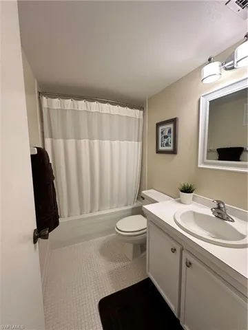 555  Park Shore  DR, Naples, FL 34103