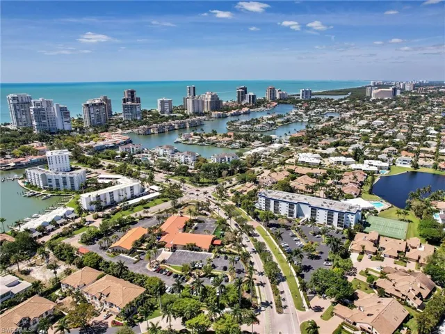 555  Park Shore  DR, Naples, FL 34103