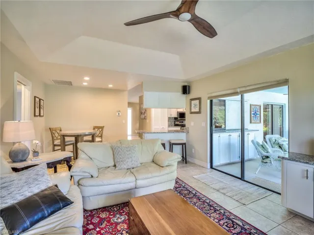 106  Cherry Hill  CT, Naples, FL 34113