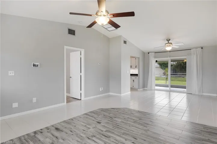 Living Room/Dining