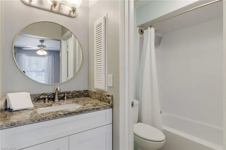 Master bath tub/shower combination