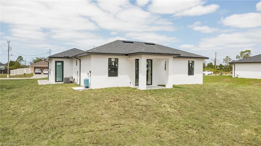 1002 Pine Ave, Lehigh Acres, Florida 33972