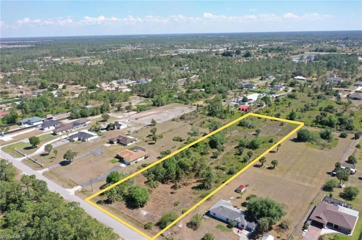 2788  39th NE AVE, Naples, FL 34120