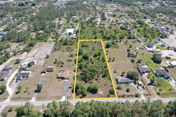 2788  39th NE AVE, Naples, FL 34120