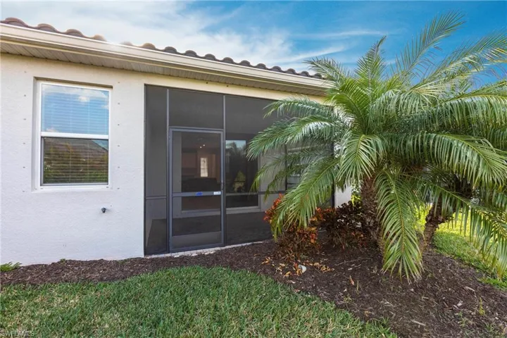 10267  Bonavie Cove  DR, Fort Myers, FL 33966