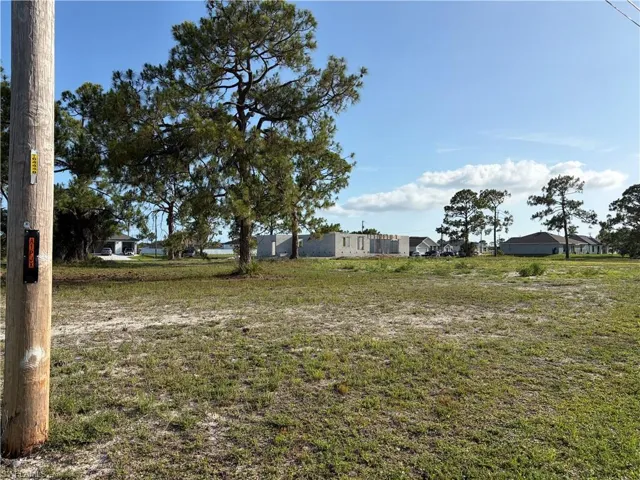 2614 Nw 21st St, Cape Coral, Florida 33993