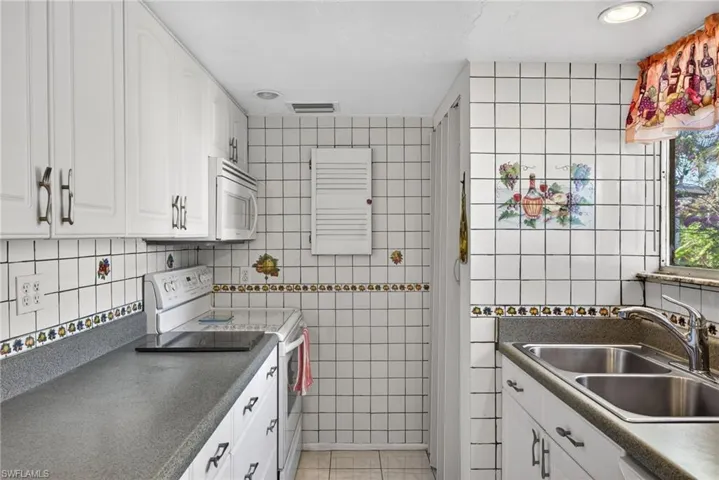 3355 Royal Canadian Trce 1, Fort Myers, Florida 33907
