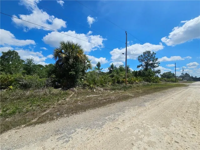 735  Central E ST, Lehigh Acres, FL 33974