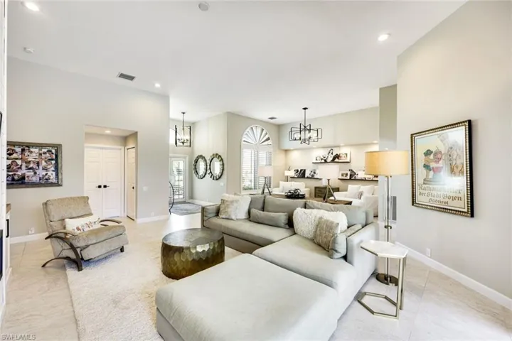 7998  Beaumont  CT, Naples, FL 34109