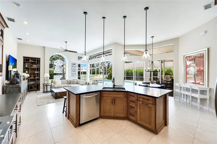 7998  Beaumont  CT, Naples, FL 34109