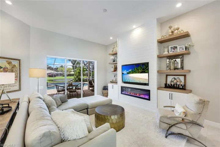 7998  Beaumont  CT, Naples, FL 34109