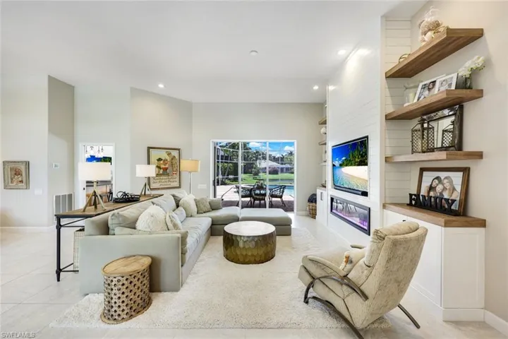 7998  Beaumont  CT, Naples, FL 34109