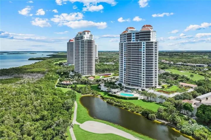 Estancia offers a large pool, fitness center, and so much more!
