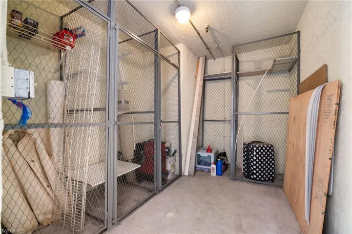 Extra storage outside unit for beach gear