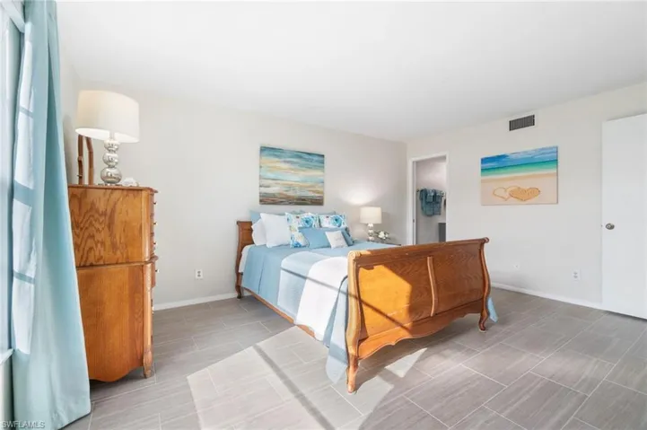 Very bright and spacious