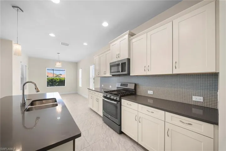 4633 Mystic Blue Way, Fort Myers, Florida 33966