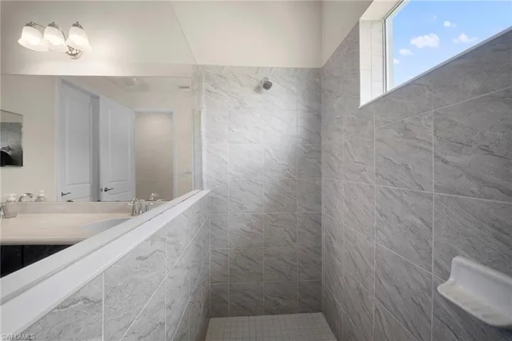 4633 Mystic Blue Way, Fort Myers, Florida 33966