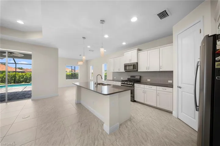 4633 Mystic Blue Way, Fort Myers, Florida 33966